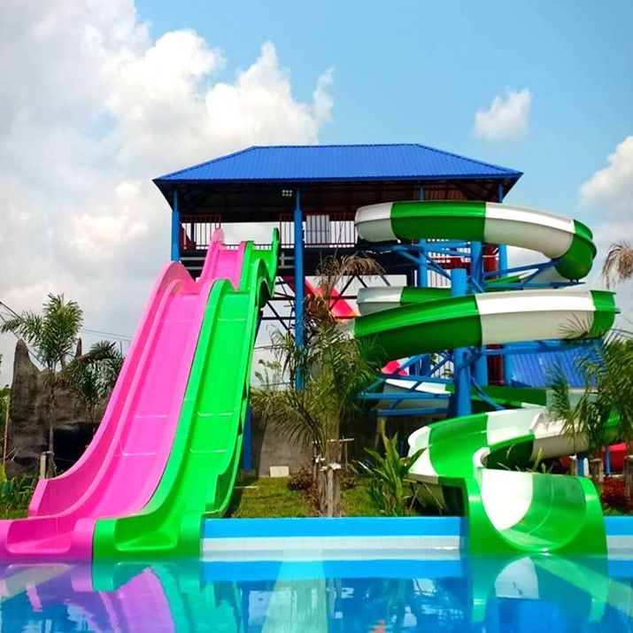 Öko-freundliche Glasfaser-Wasserschleuderei perfekt für Pool-Ausgänge in Wasserparks und Resorts