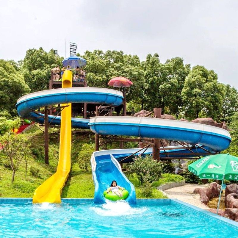 Spannende Wasserrutschen Offene Spiralrutsche mit individuellem Design und Farbe
