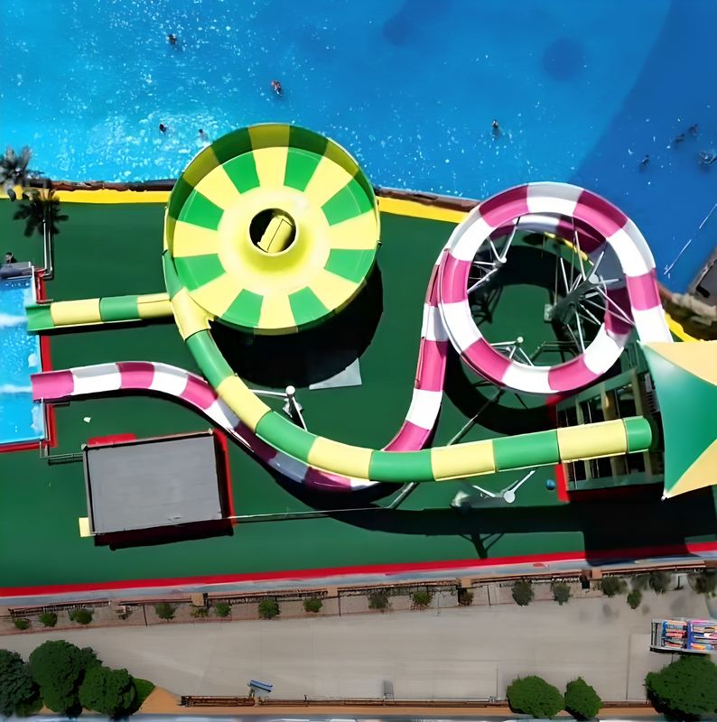 Verbessern Sie Ihren Sommer-Spaß mit unseren großen Wasserrutschen-Pfählen, inklusive Versandgewicht von 150 Pfund.